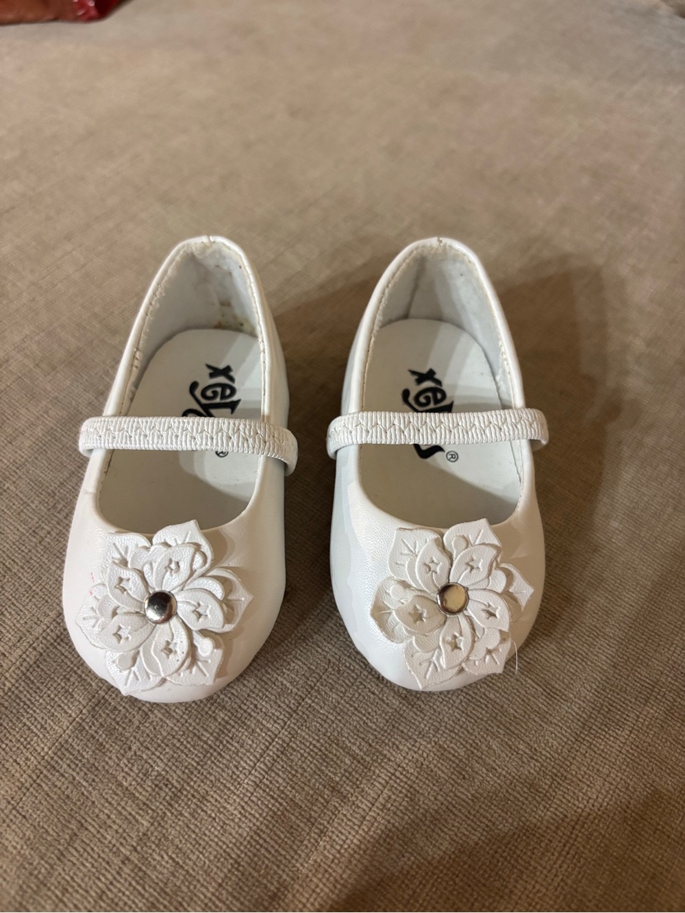 Baby Girl White Mary Jane Dress Shoes Size 1 Floral Rhinestone